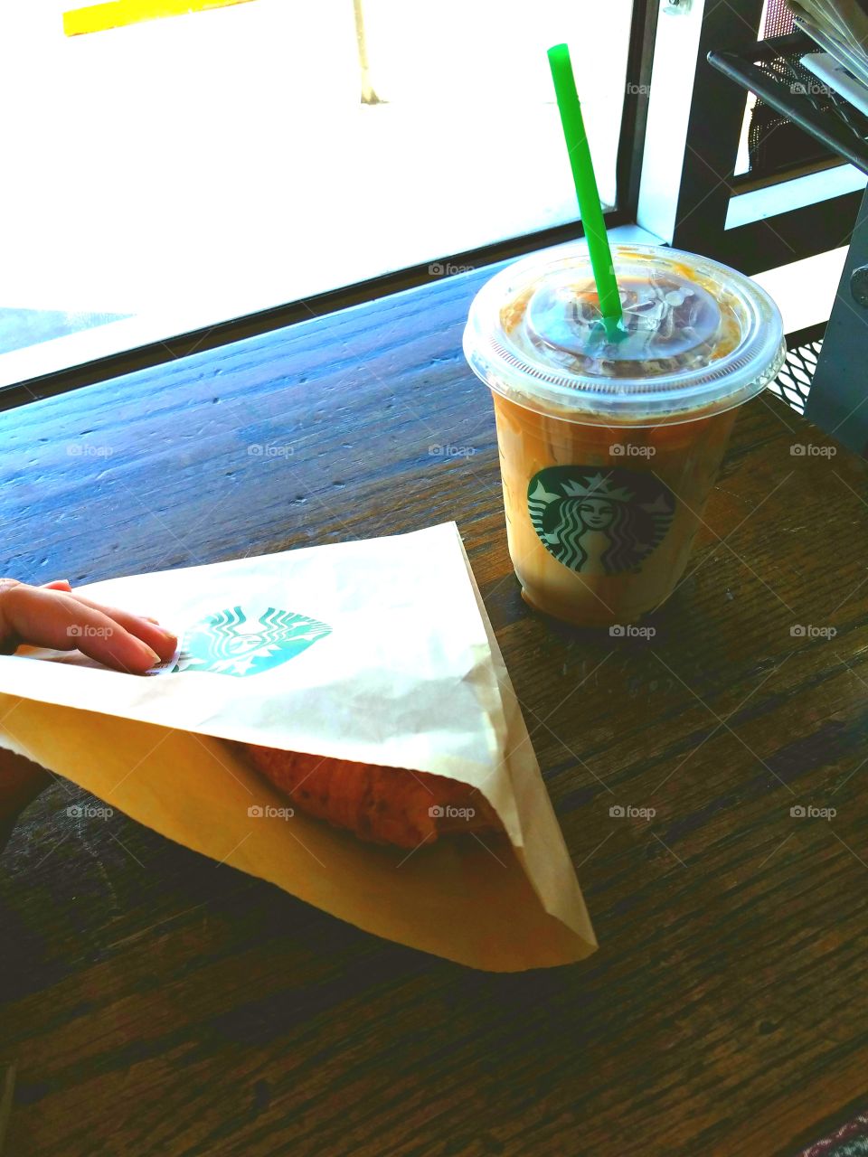 Starbucks - coffee & croissant