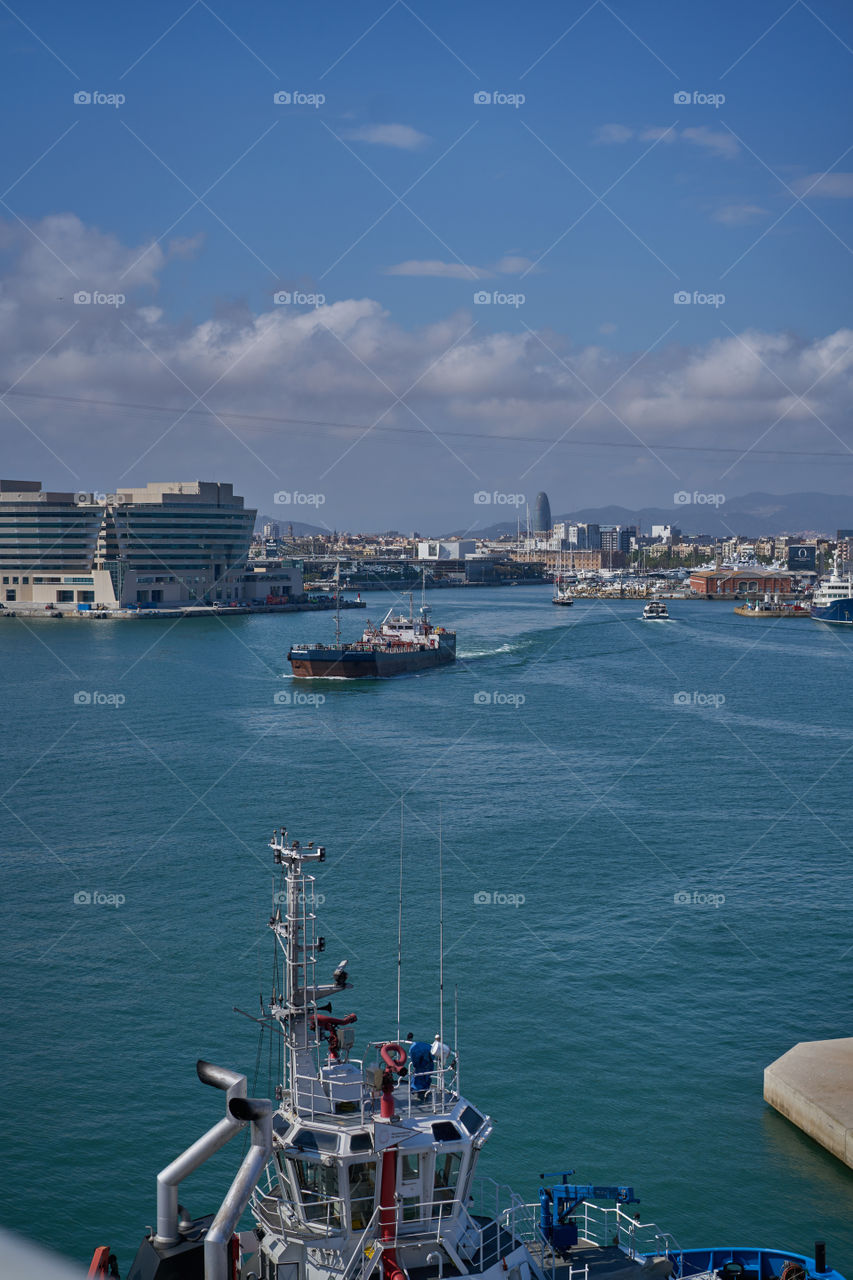 Barcelona from the cruiser harbor bridge 