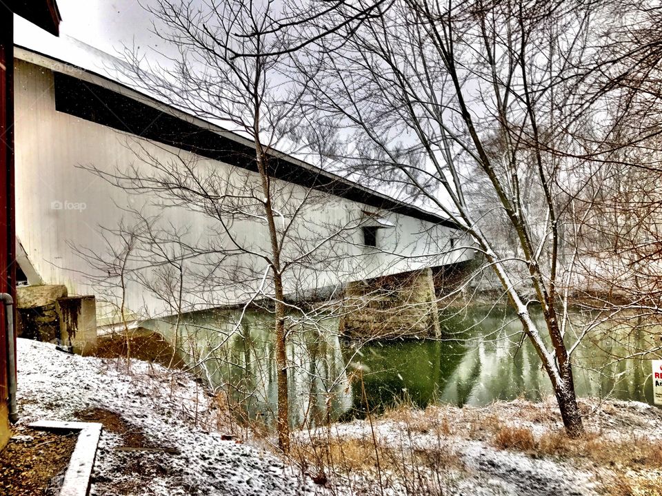 Snowy day at the bridge 