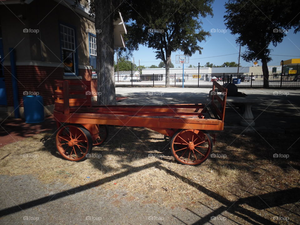 hay wagon 2. This is another picture of the same hay wagon. 👣 🚶 🏃 🔥 💨