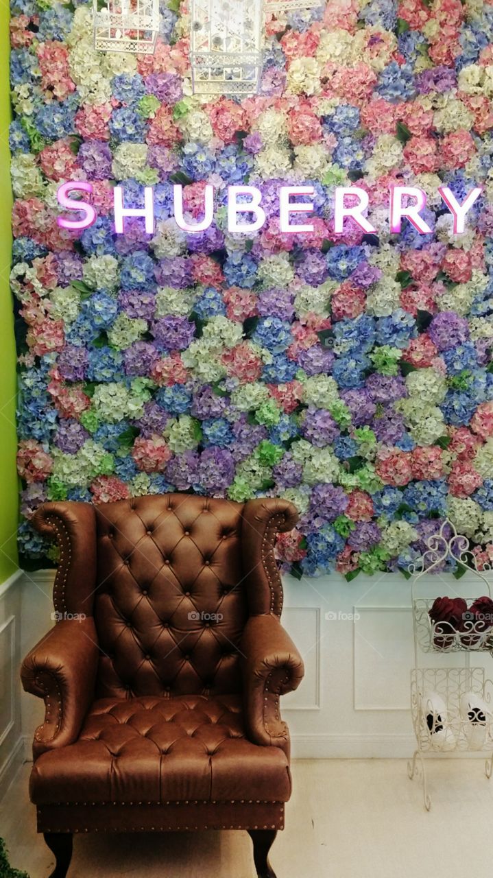 sofa flowers wall wallpaper
