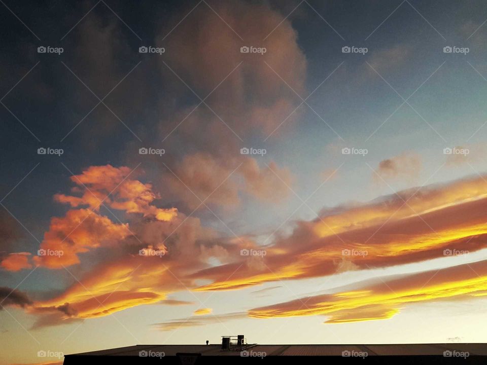 Napier with its gorgeous sunsets again gives beautiful cloud formations full of color.