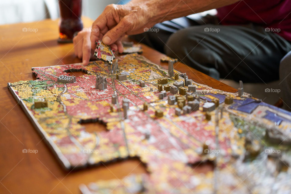 Puzzles together 