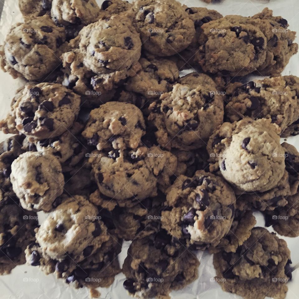 cookies. I begged my fiancé to bake me these good chocolate chip cookies!