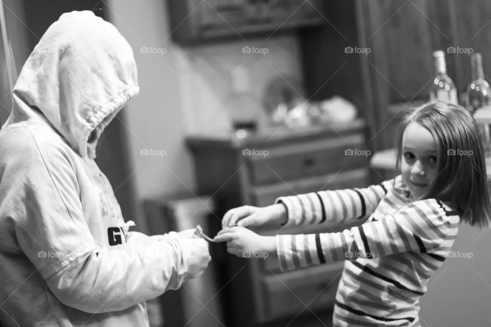 sisters fighting over the wishbone