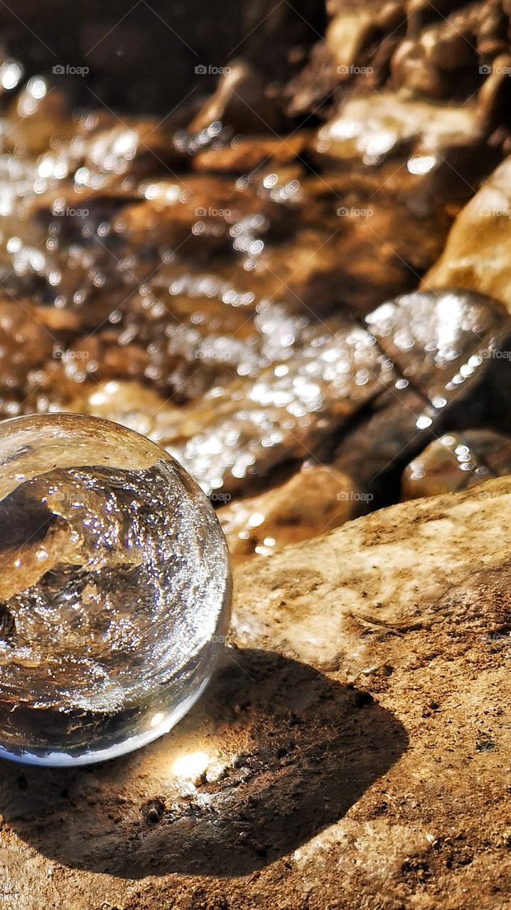 Lensball in brown environment