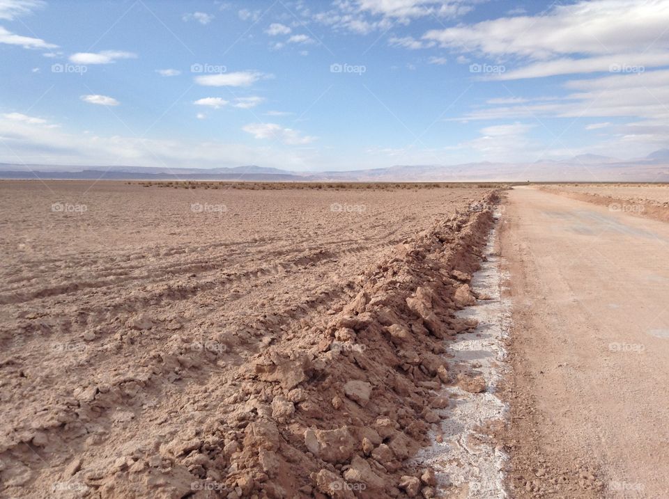 Atacama desert parh. This is the way down to the Laguna Cejar in the middle of Atacama desert, north of Chile