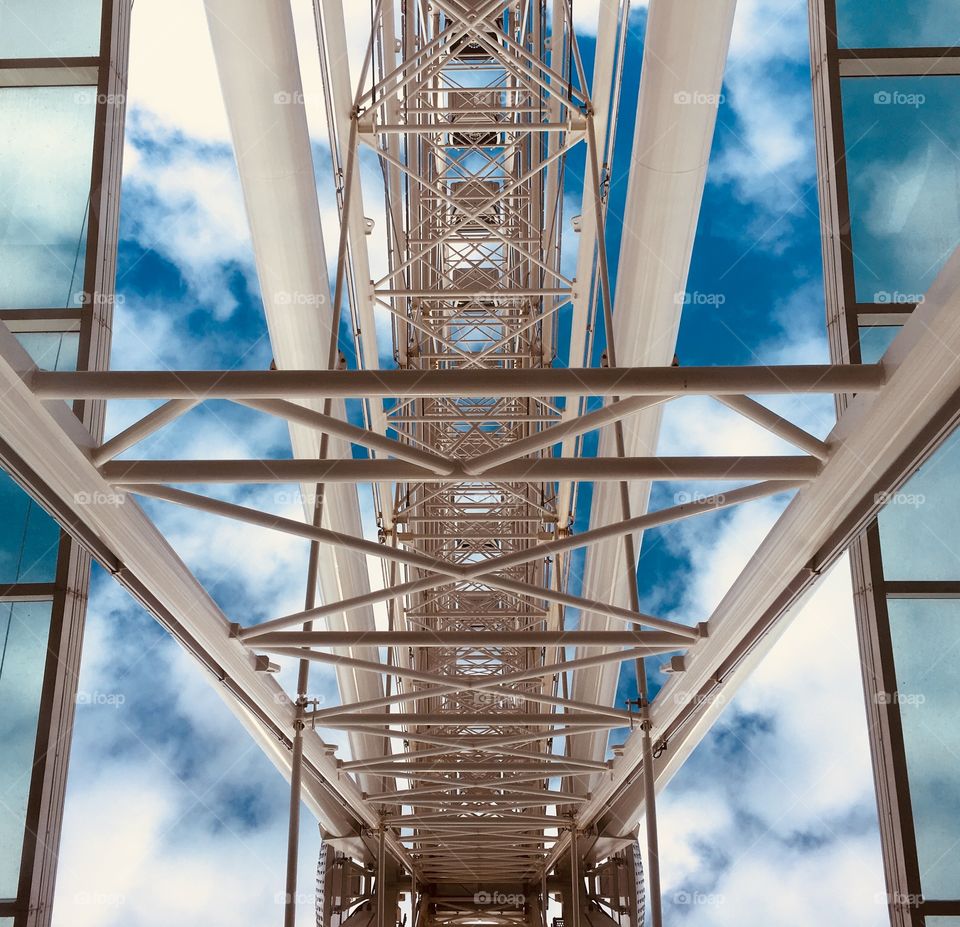 Sky steel machine giant wheel ride architecture modern urban building metal 