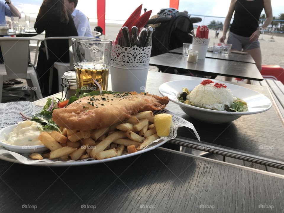 Dinner at St Kilda Beach:  Fish and chips with vegetables and Green curry verge with jasmine rice