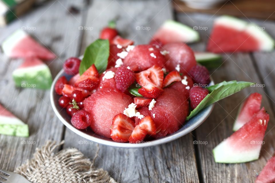 watermelon salad with berries