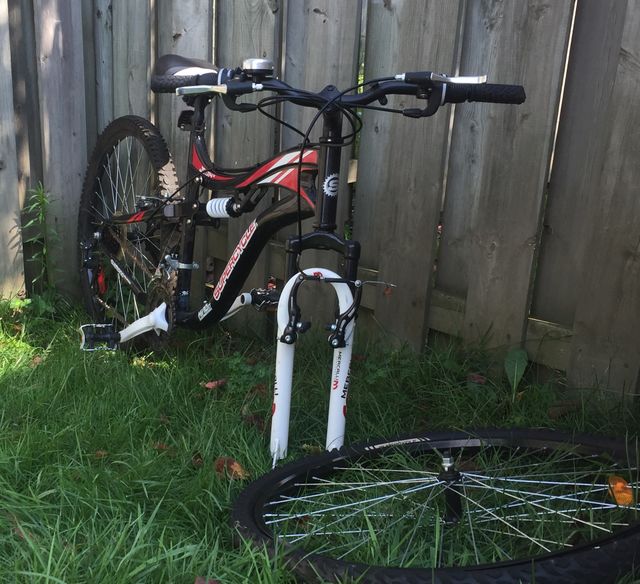 Broken bick