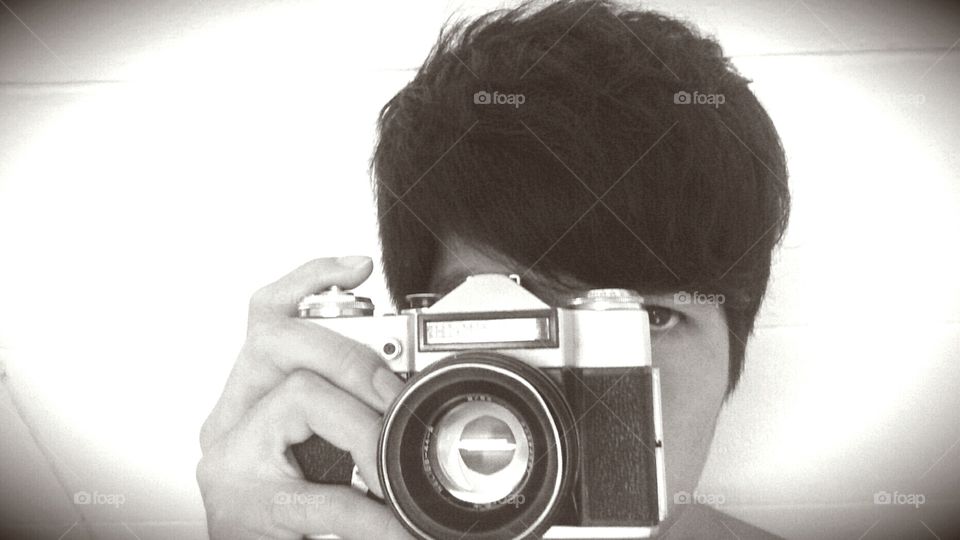 eye and camera. eye and camera,  Zenit E with Helios 44-2