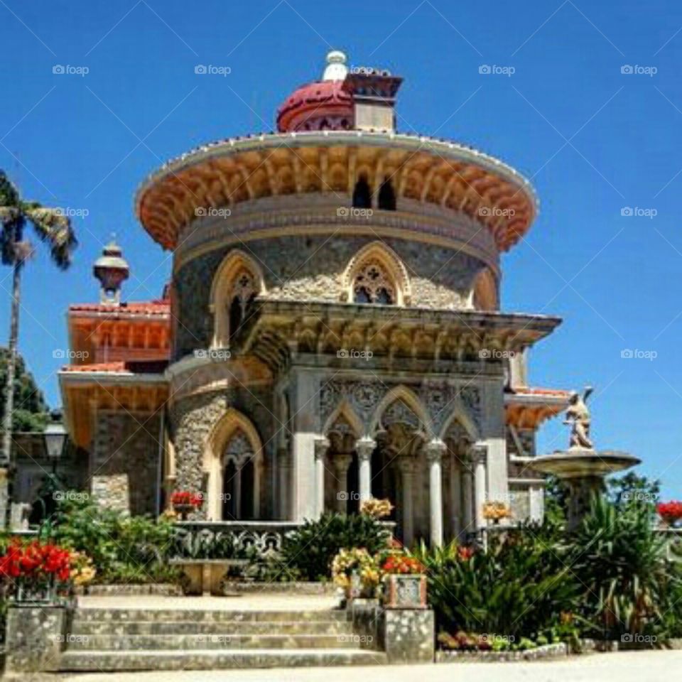 A newly renovated 19th century Monserrate Palace, extravagant on the edge of bizzare, as any palace in Sintra. A blend of Arabian, Portuguese and Indian architectural styles.