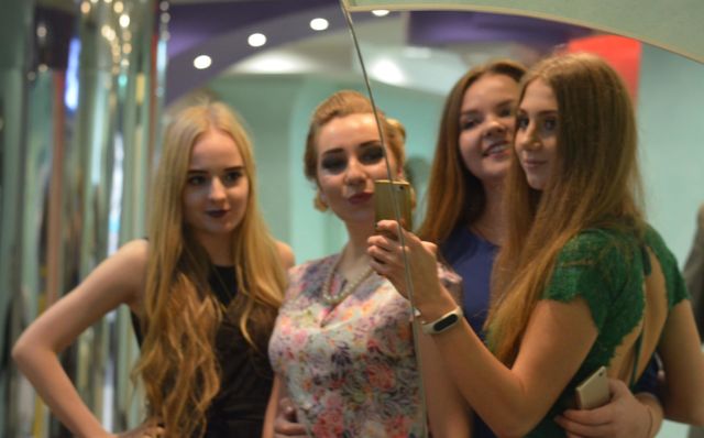woman's, female friends
