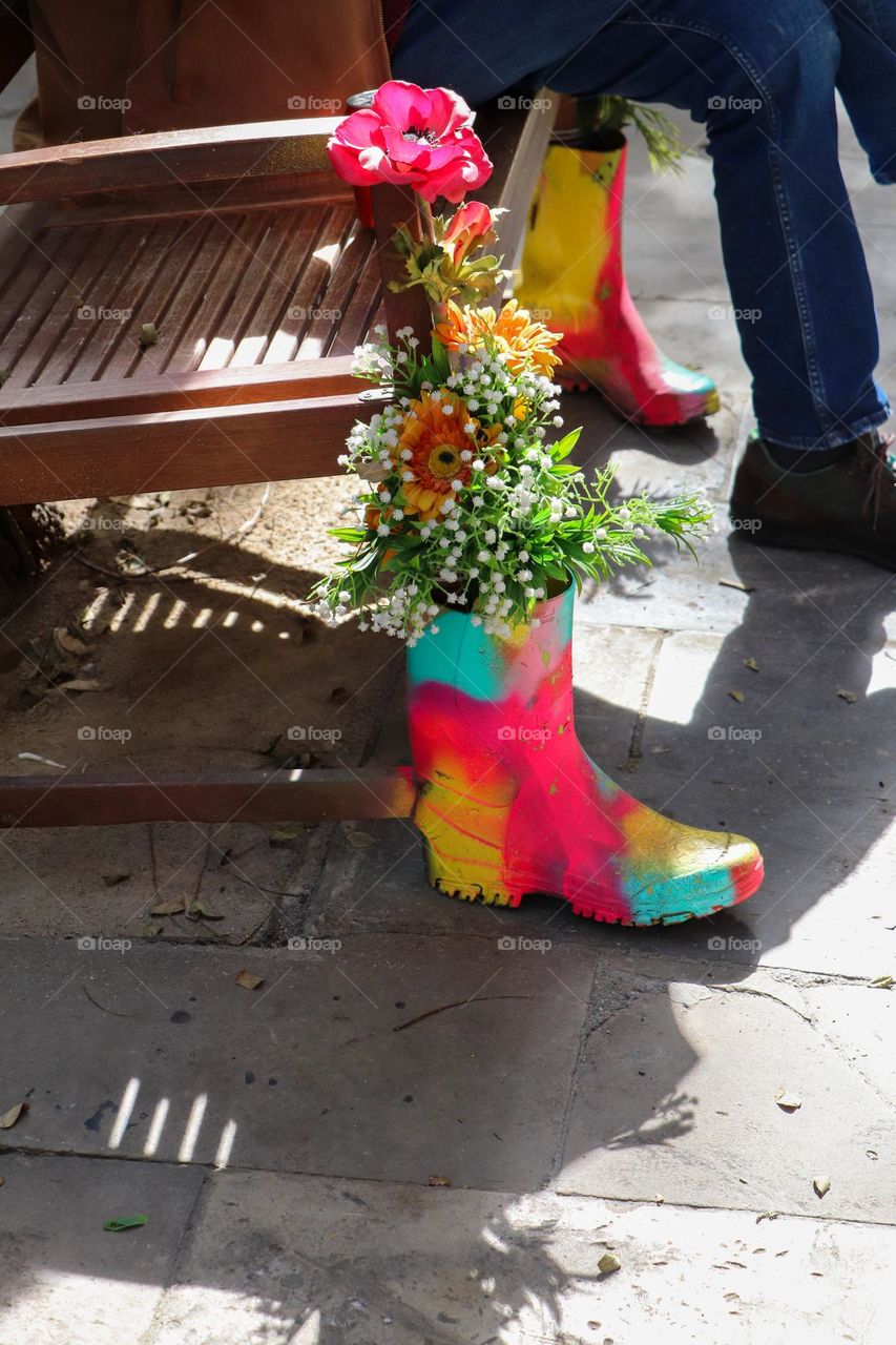 rubber boot as a vase 💐