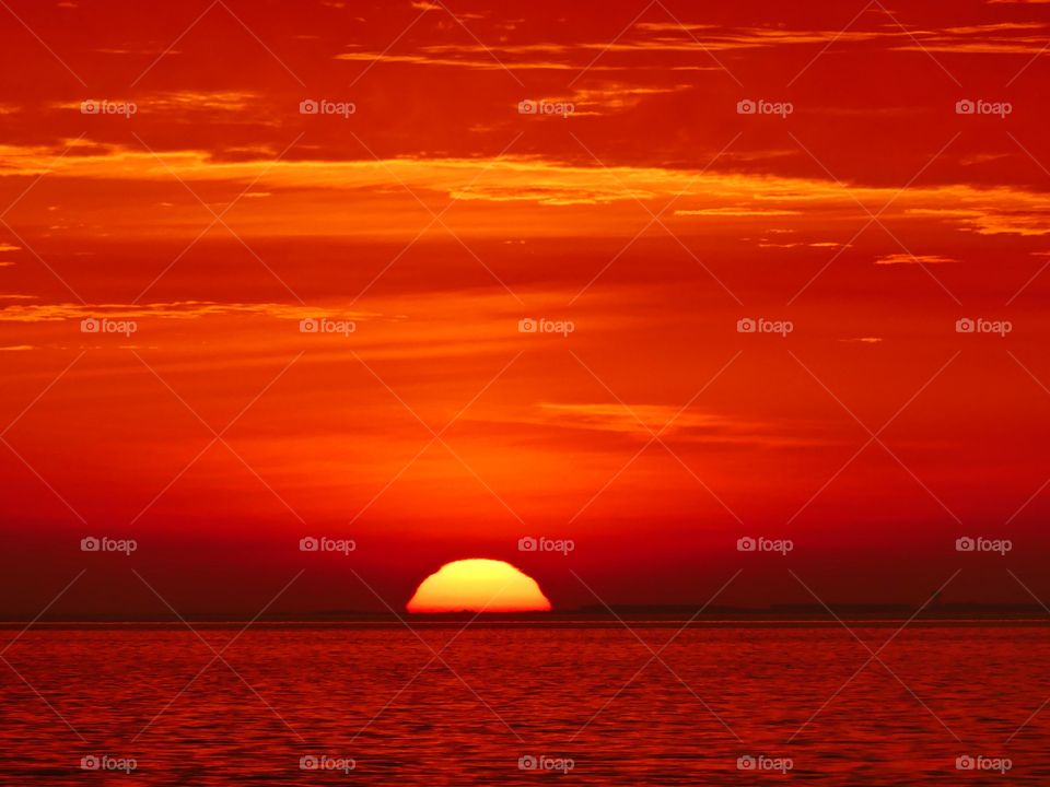 I invite you to take a descending sunset journey with me. But first you must close your eyes and take a deep breathe. Now open your eyes. Presto!