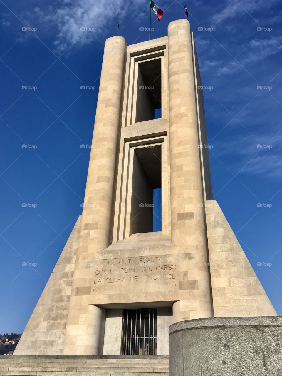 monument to the war dead of Como