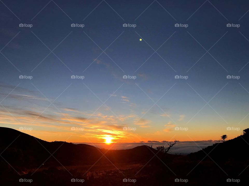 beautiful sunrise over Mauna Kea on the Big Island of Hawaii 