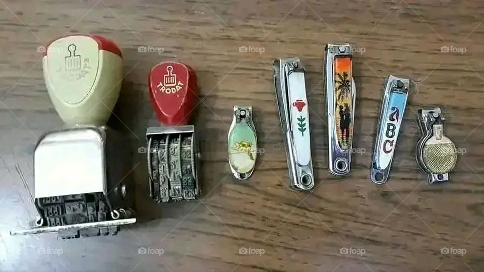 A very beautiful picture, and there is no better picture than it. There is no better picture of green herbs and colorful, red and white roses than it. Glory be to God, the natural and picturesque view, and there is no more