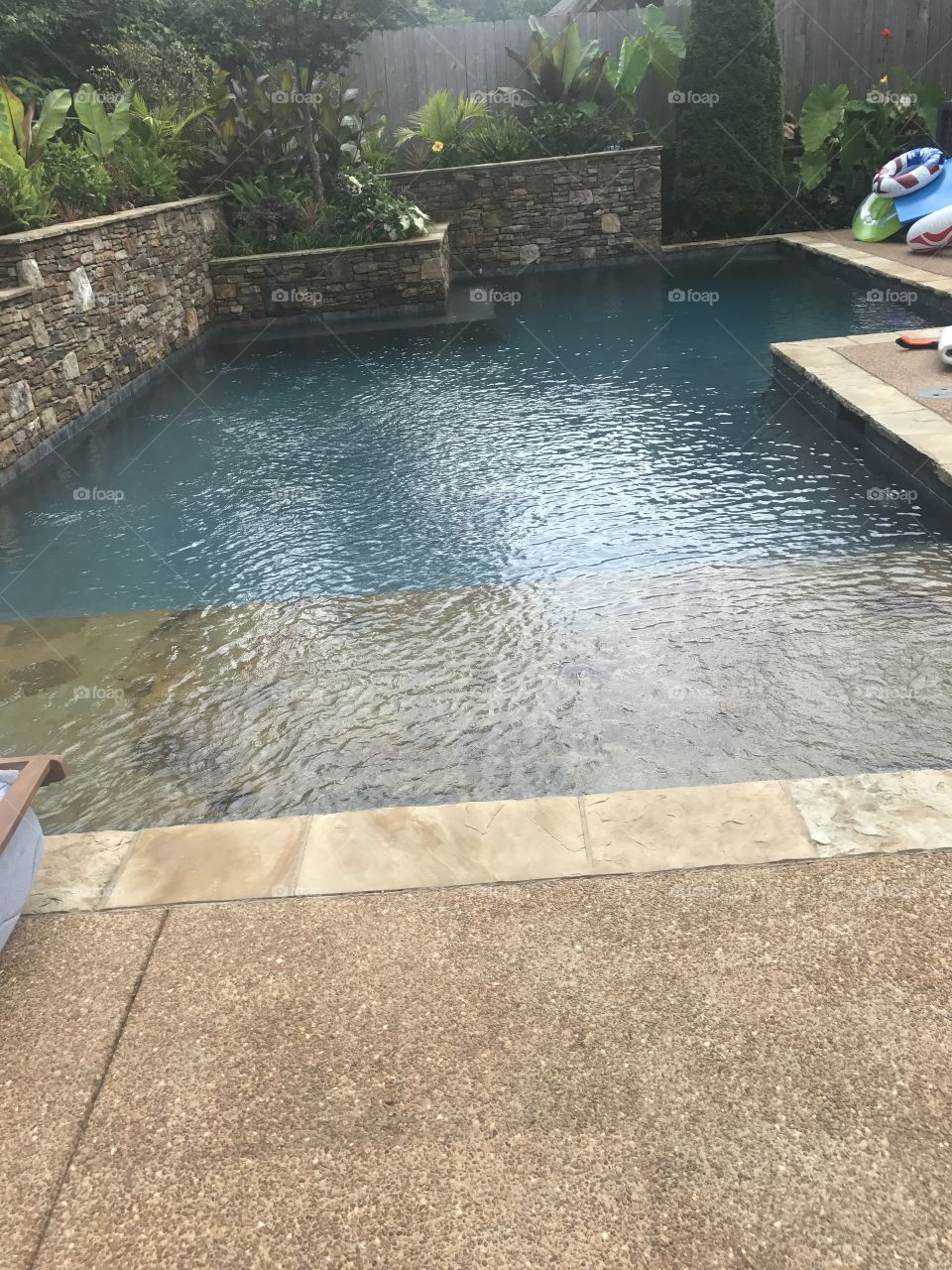 A nice relaxing pool 🏊
