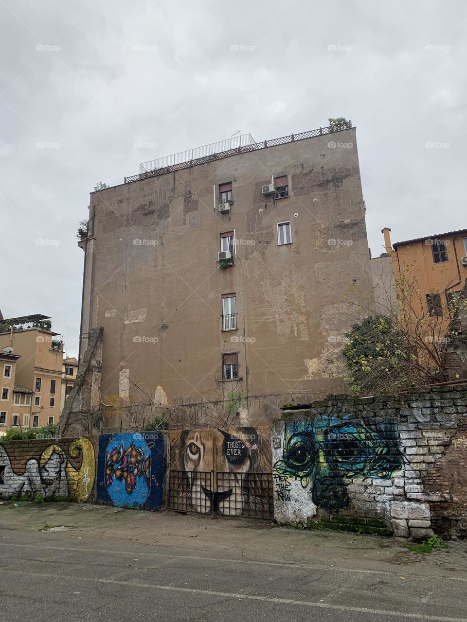Trastevere is unique, it takes you to another dimension, a neighbourhood of its part, an atmosphere of joy, curiosity. 