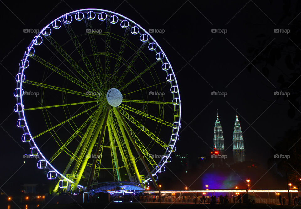 ferris wheel night scene by paullj