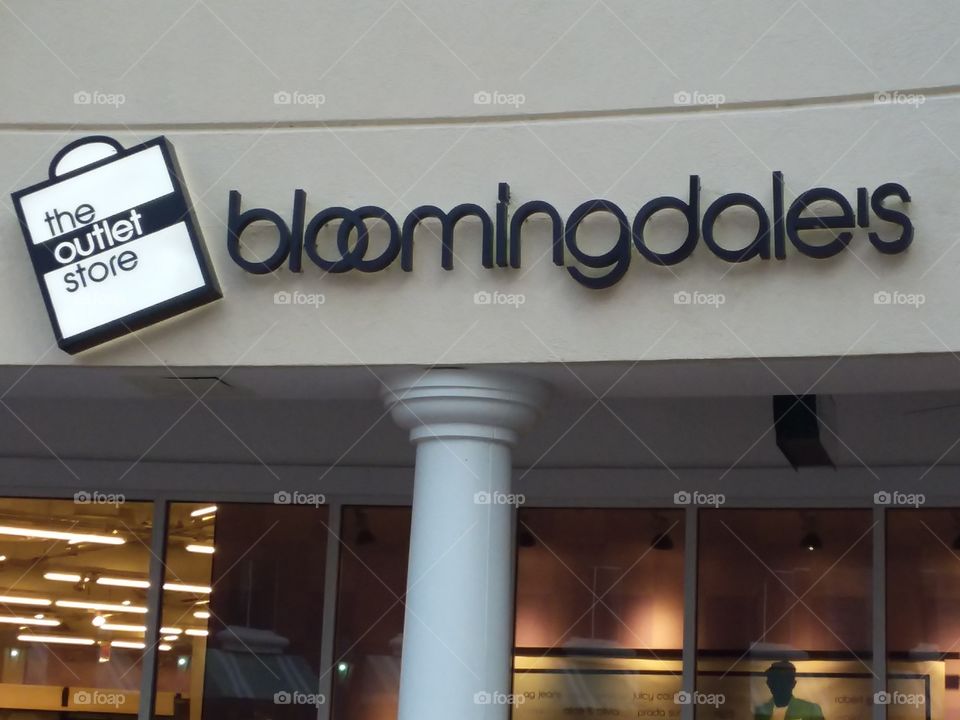Bloomingdales Outlet Business Sign