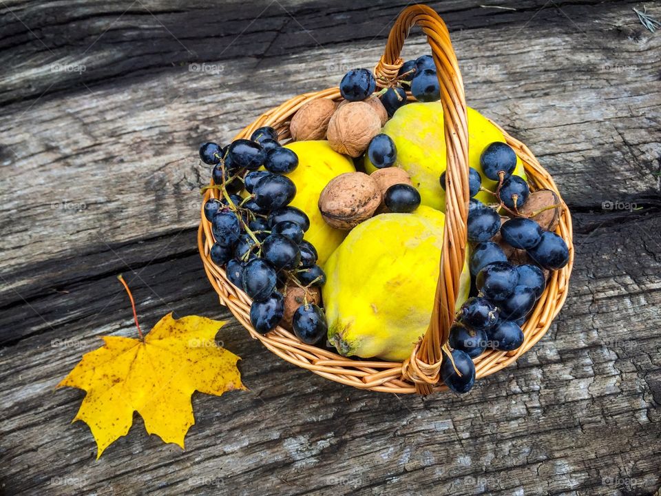 Quinces and grapes