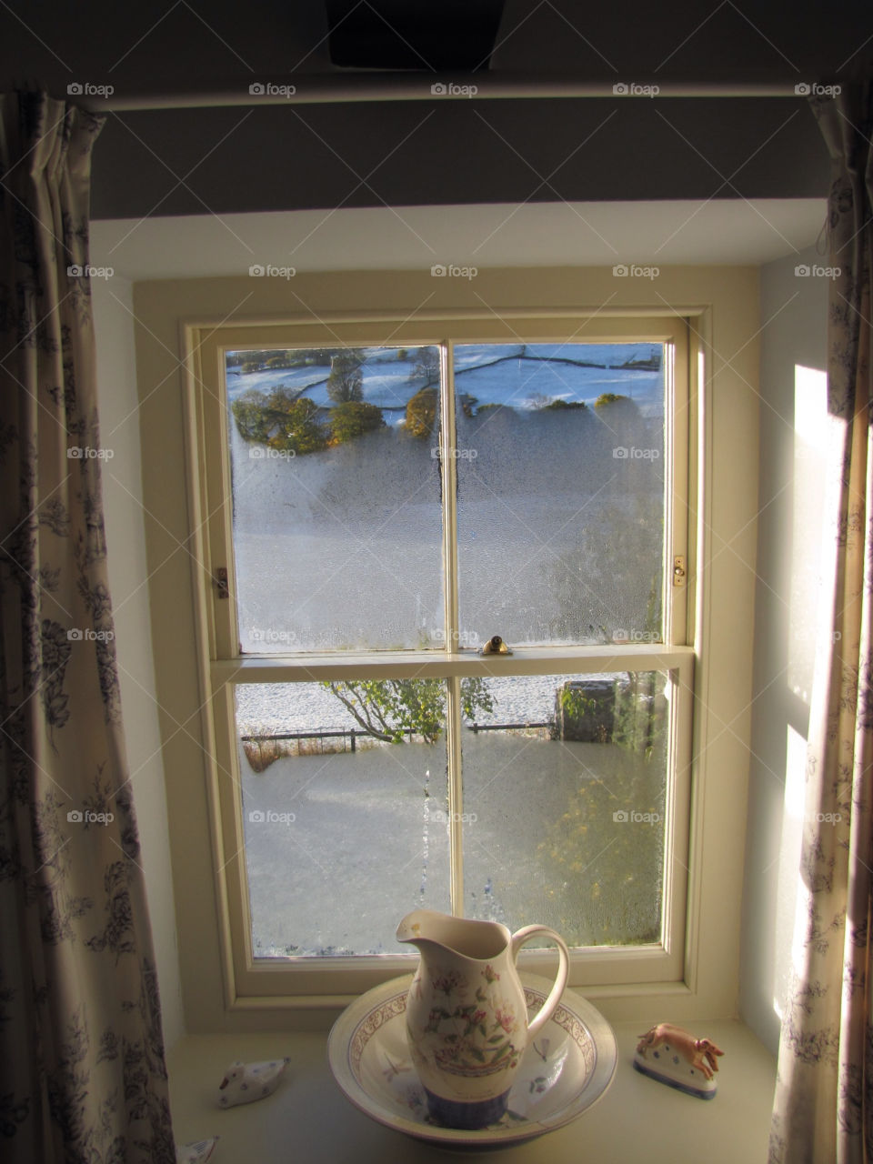 snow england window view by dramaqueenz