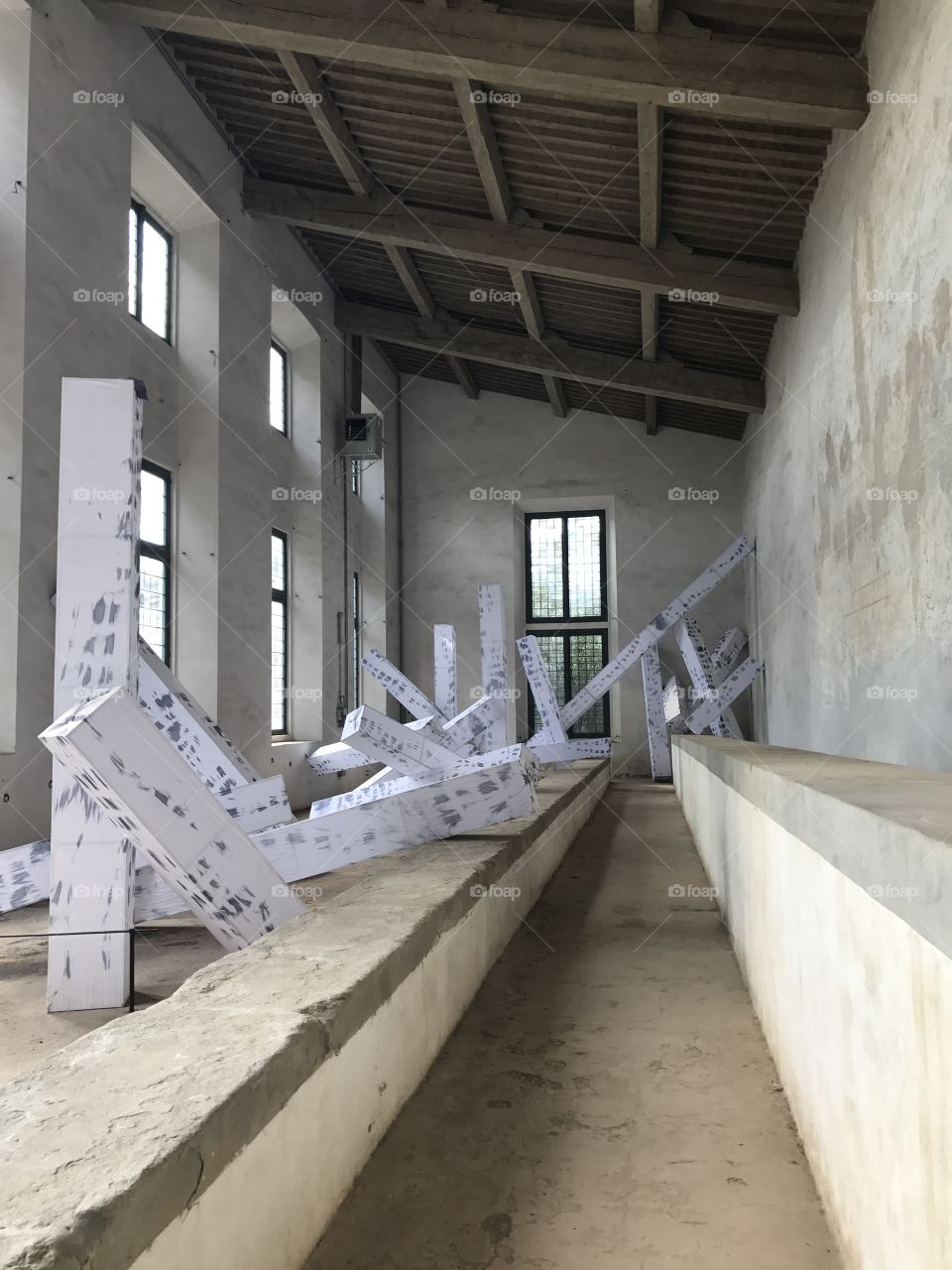 Contemporary Art litters that grounds of Pitti Palace in Florence, this Renaissance Palazzo, provides stark striking contrast for the artists abstract vision! 