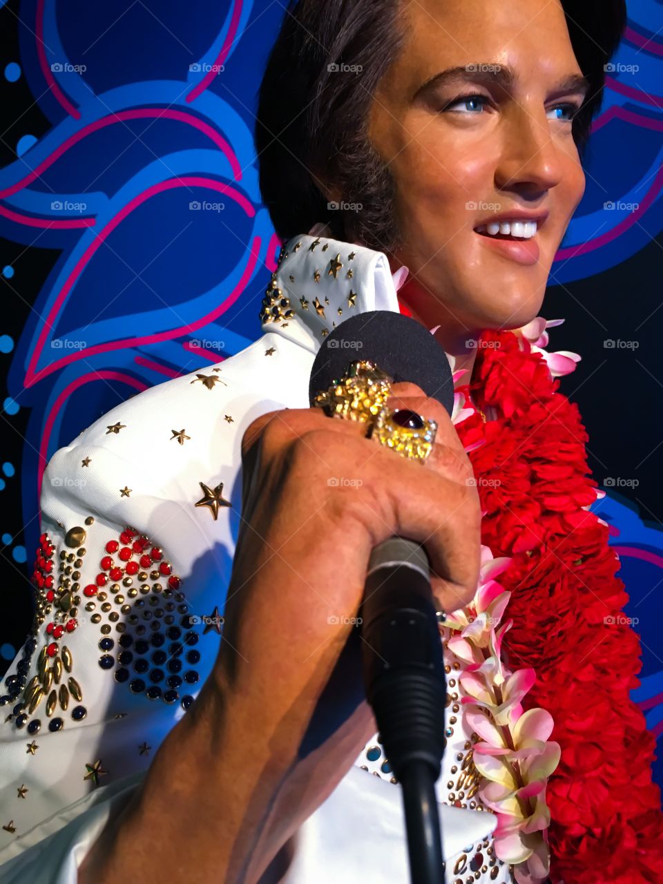 Elvis Presley wax statue 
