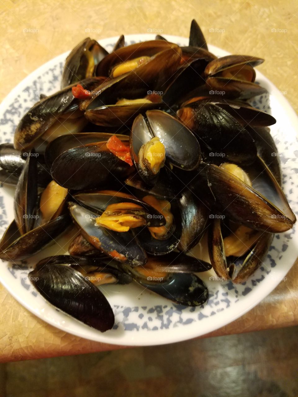 A plateful of mussels in white wine!