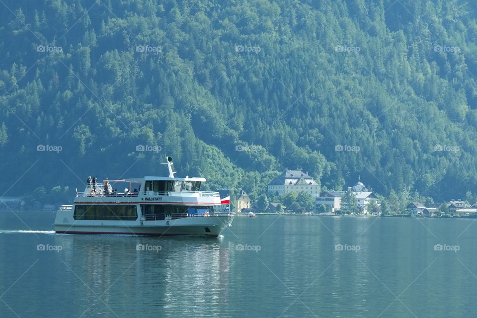 Ship at the Hallstätter lake