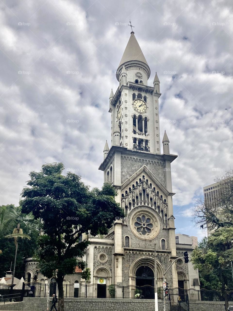 Um clique da cena paulistana: aqui, Igreja Nossa Senhora da Consolação.
A capital nos revela paisagens incríveis que muitas vezes passam despercebidas, não?
📸
#FOTOGRAFIAéNOSSOhobby