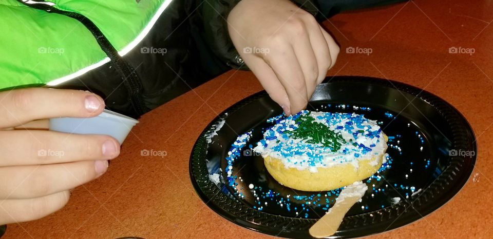 decorating cookies