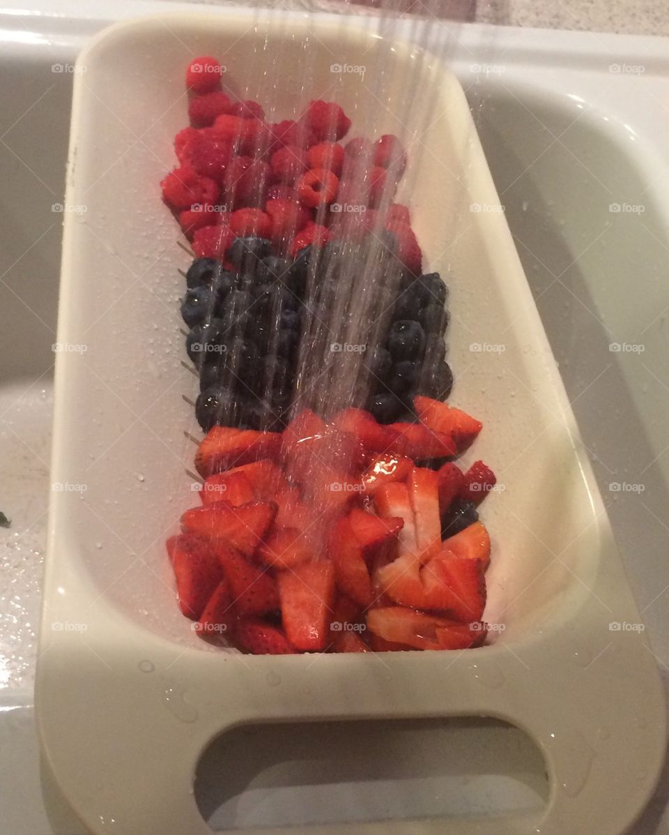 Rinsing Berries