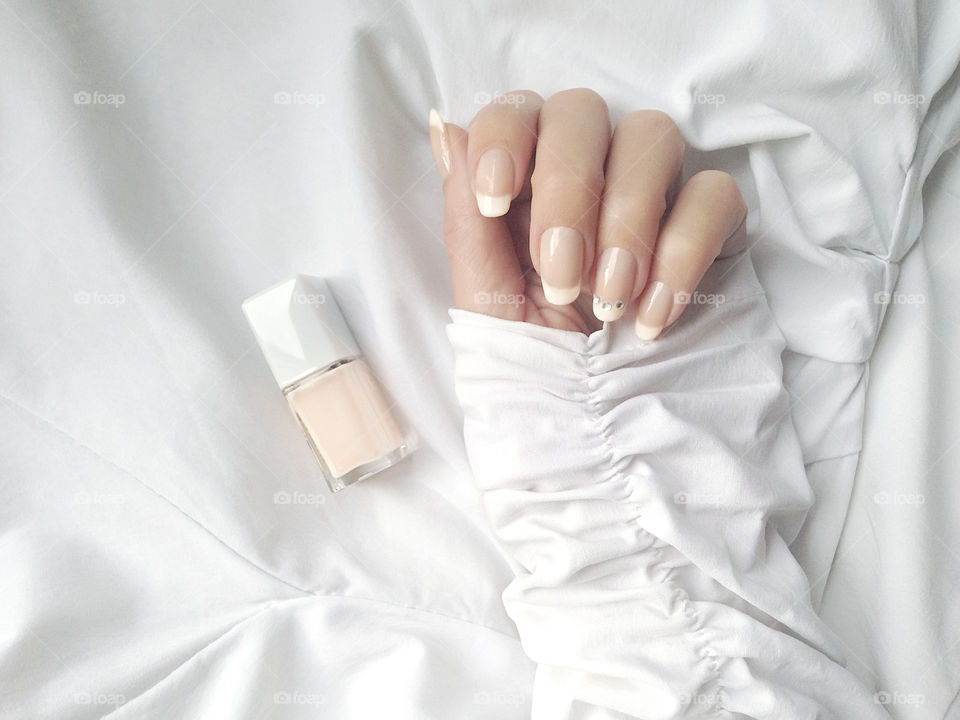 French pastel manicure 